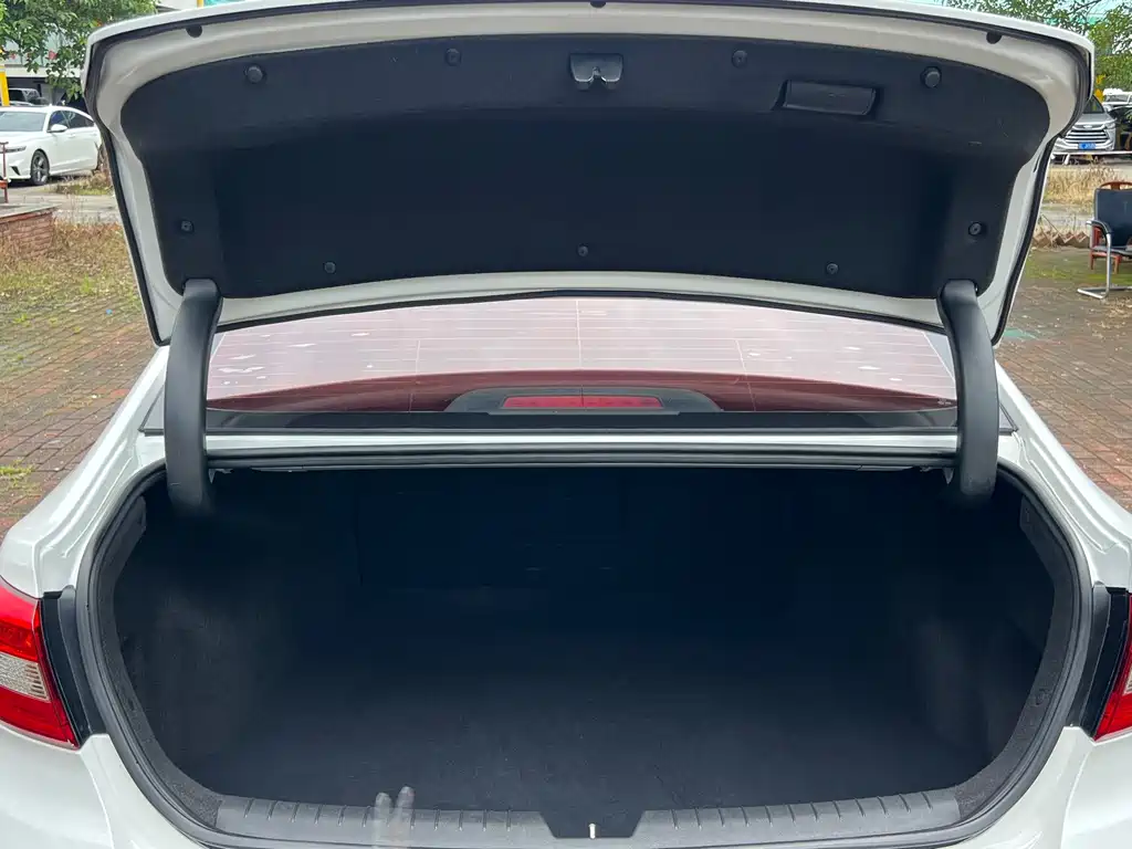 Hyundai Sonata — миниатюра 21