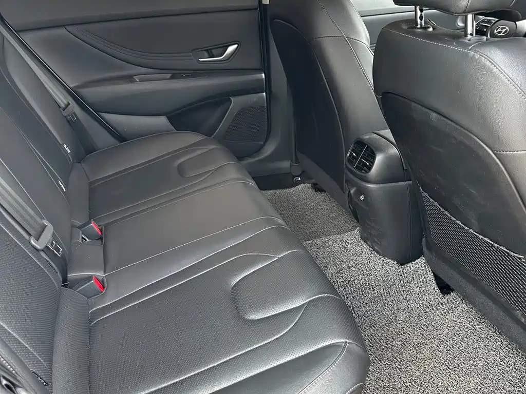 Hyundai Elantra — миниатюра 5