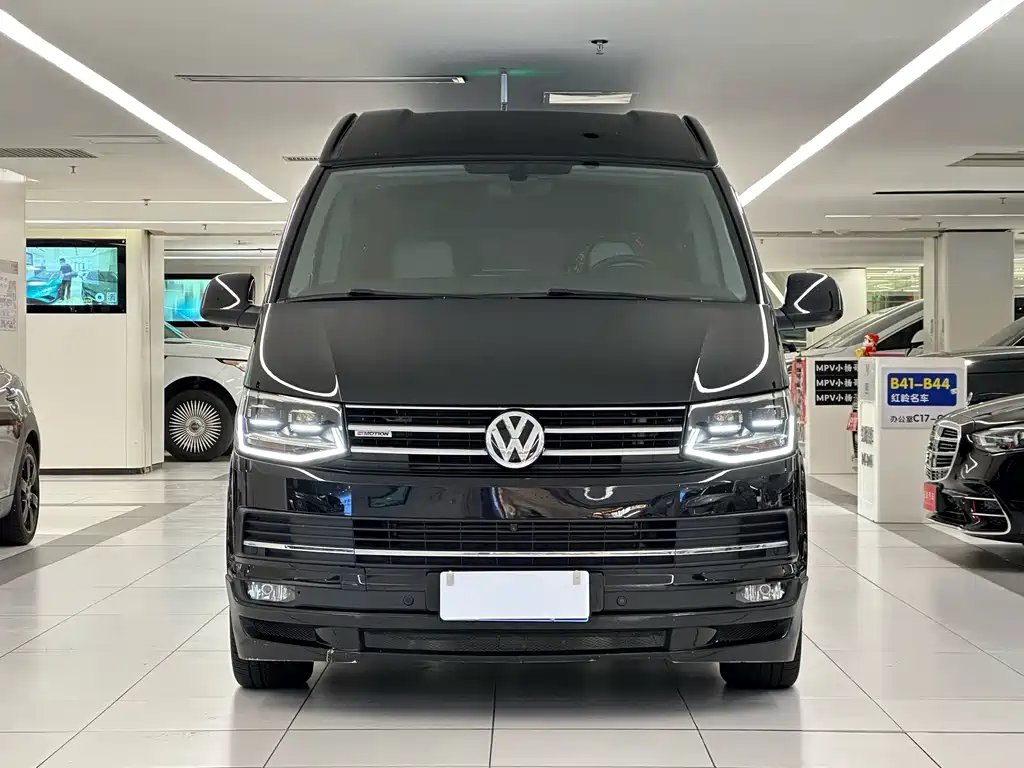 Volkswagen Caravelle — миниатюра 2