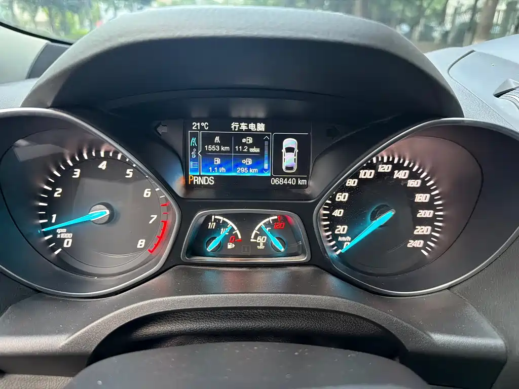 Ford Kuga — миниатюра 15