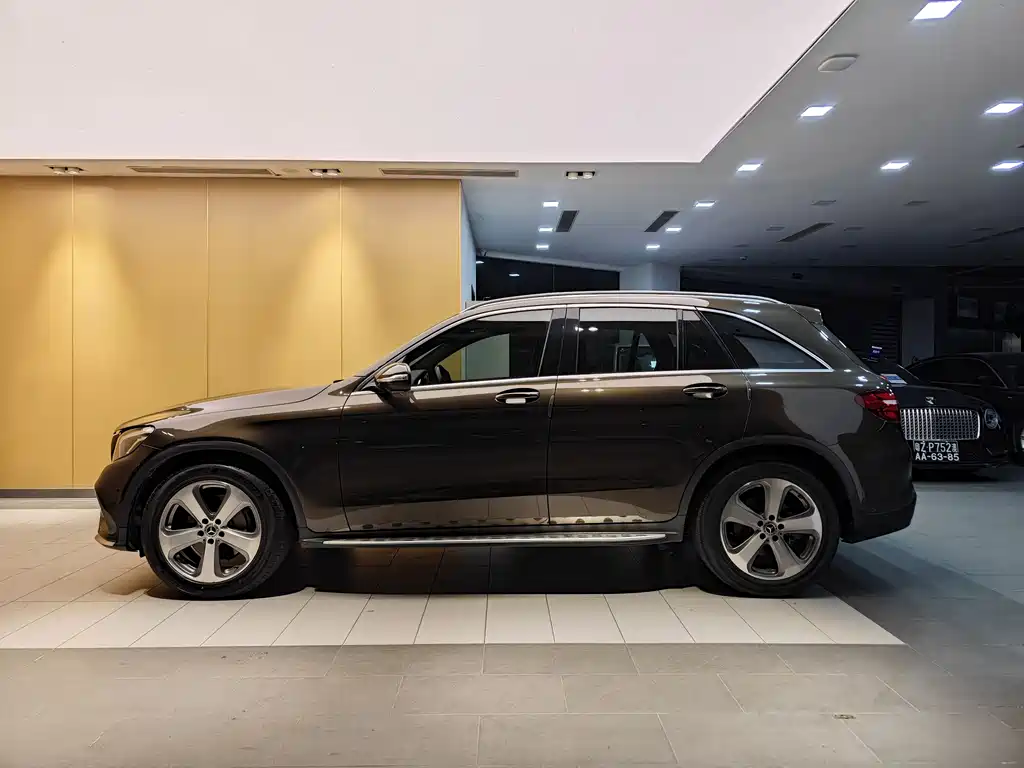Mercedes-Benz GLC 2017 GLC 260 4MATIC Luxury