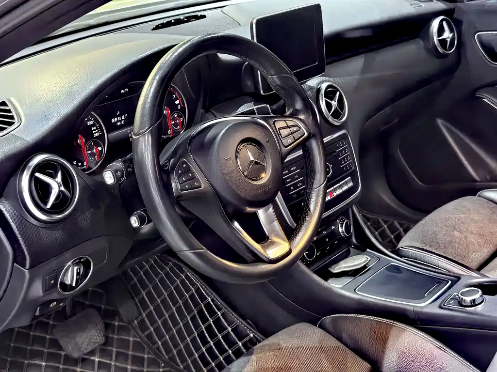 Mercedes-Benz A-Class (Import) — миниатюра 10