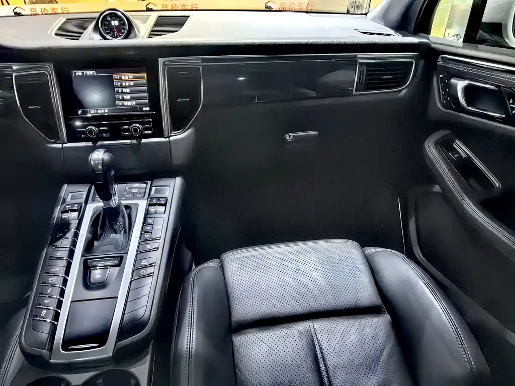 Porsche Macan — миниатюра 14