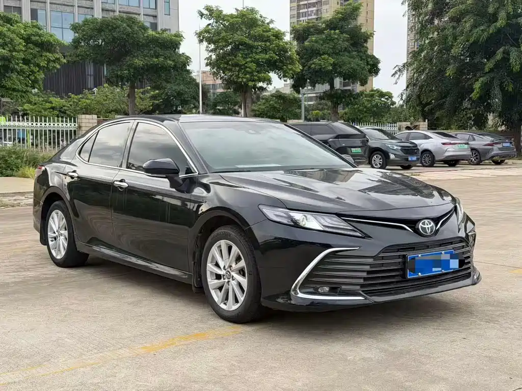 Toyota Camry — миниатюра 3