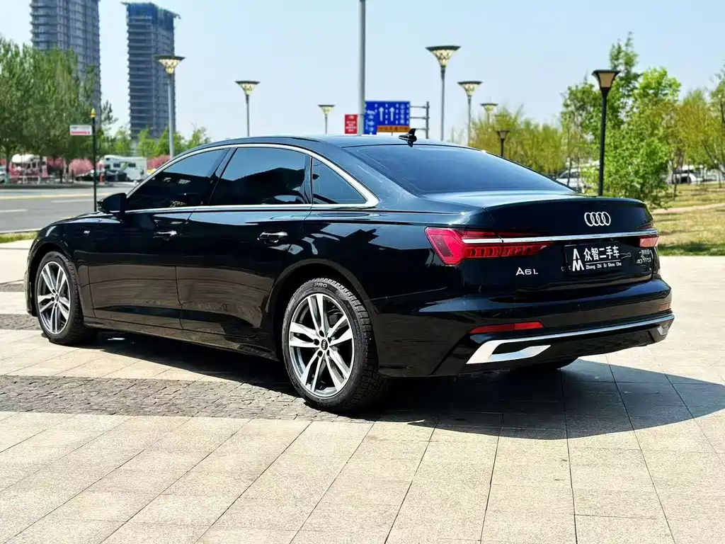 Audi A6L 2023 40 TFSI Luxury