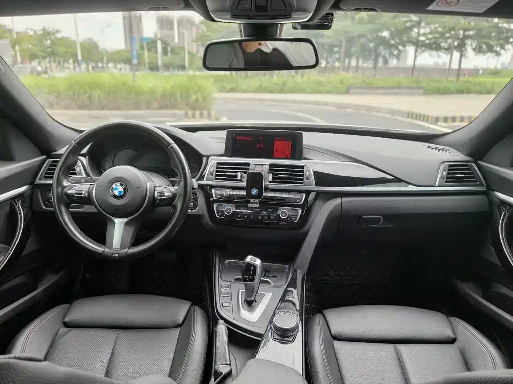 BMW 3 Series GT 3 GT 2020 320i M Sport