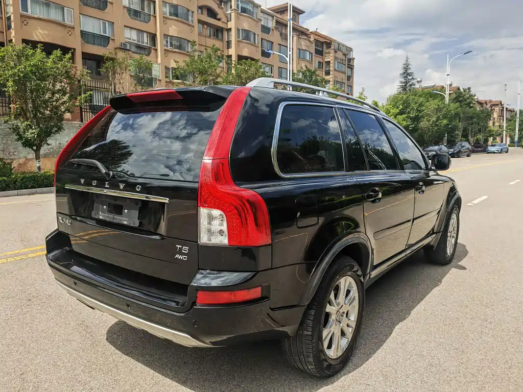 Volvo XC90 2.5T T5 Luxury Edition, фото 9