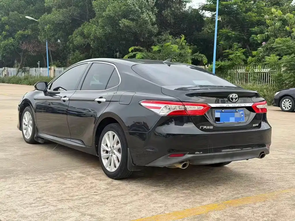 Toyota Camry — миниатюра 9
