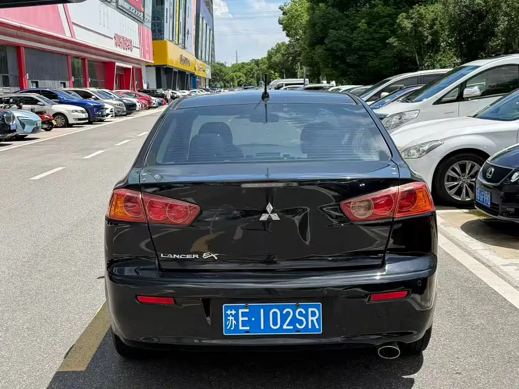 Mitsubishi Lancer EX — миниатюра 3