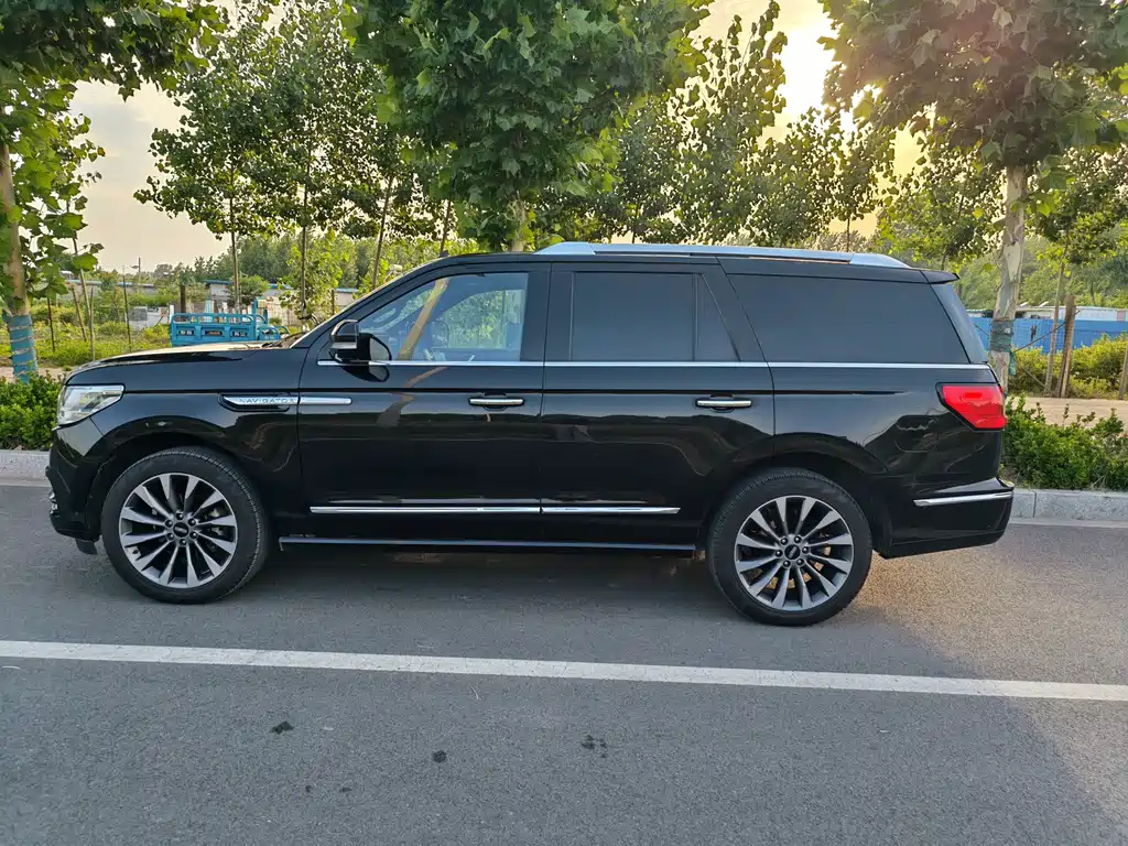 Lincoln Navigator 2018 3.5T V