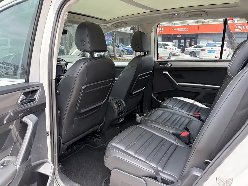 Volkswagen Touran — миниатюра 5
