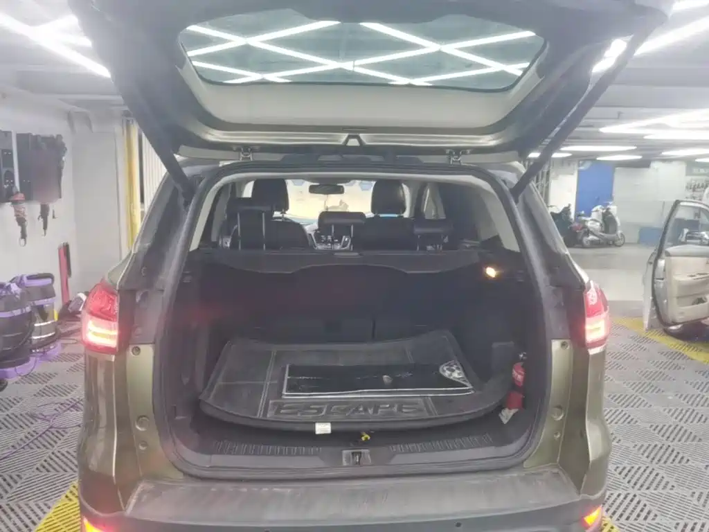 Ford Kuga — миниатюра 19