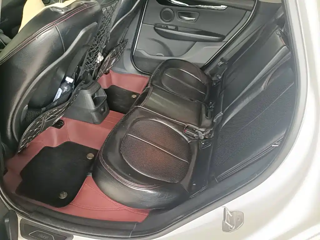 BMW 2 Series Active Tourer - фото 17