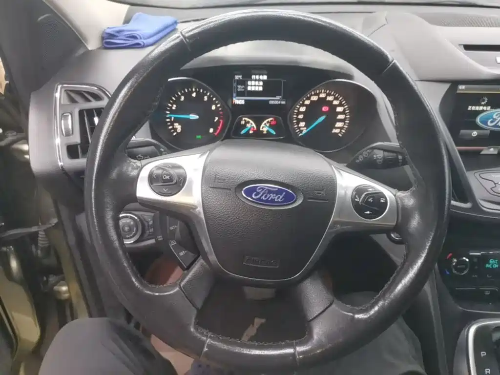 Ford Kuga — миниатюра 11