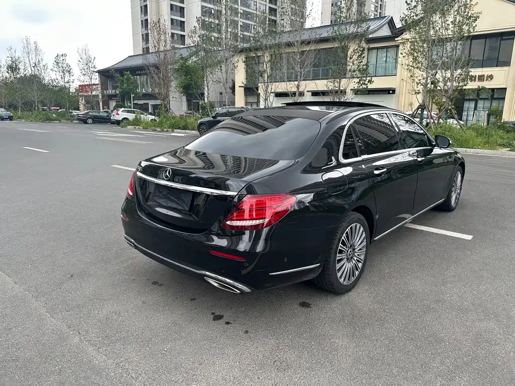 Mercedes-Benz E-Class — миниатюра 9