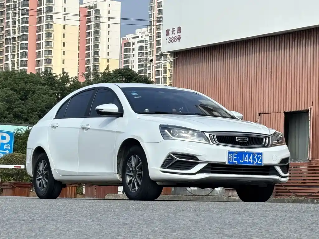Geely Emgrand — миниатюра 3