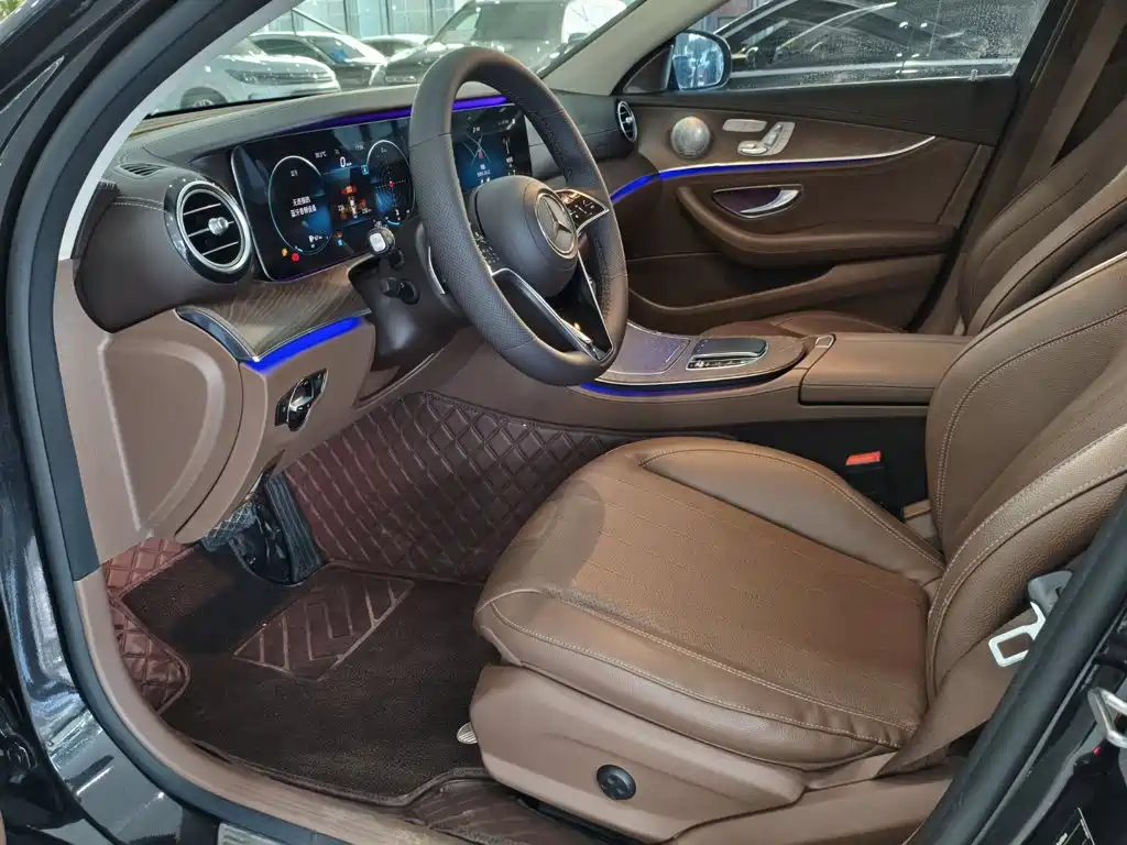 Mercedes-Benz E-Class — миниатюра 7