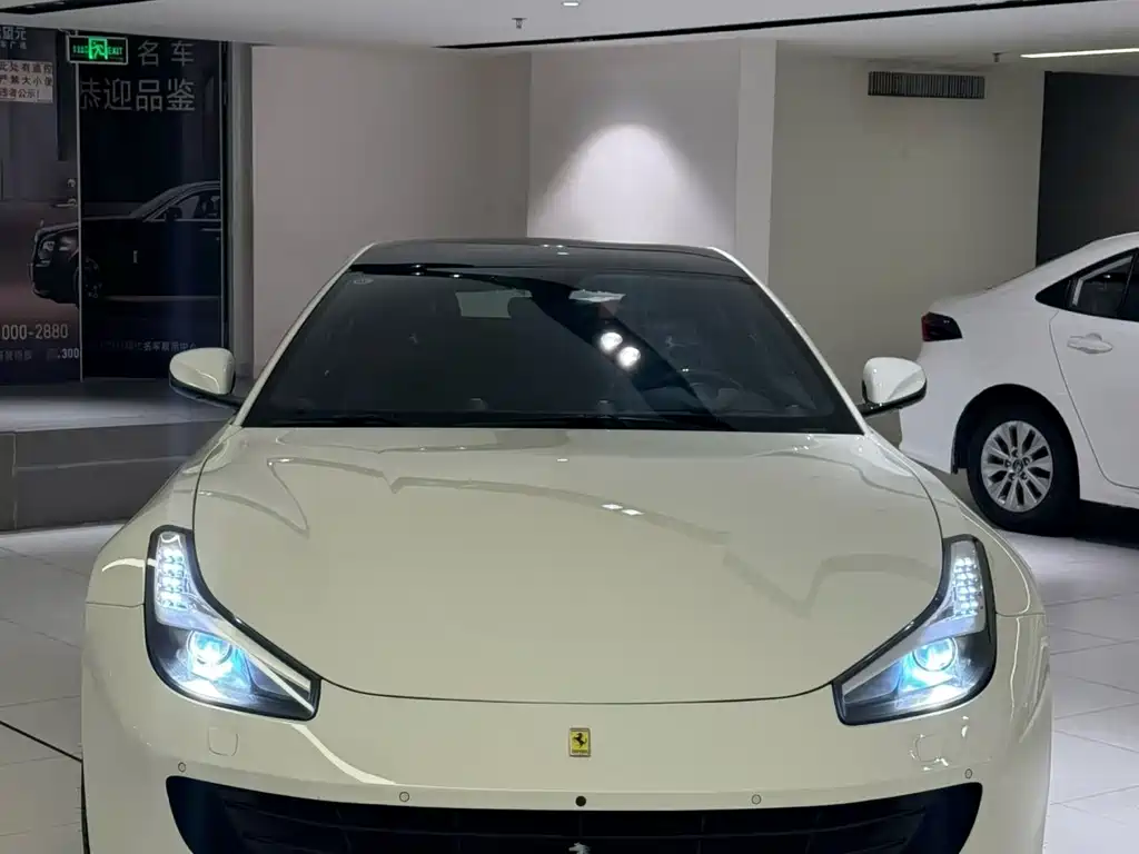 Ferrari GTC4Lusso — миниатюра 2