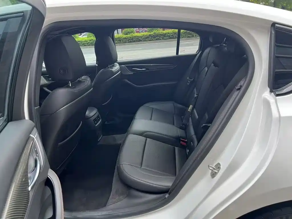 Cadillac CT5 — миниатюра 21