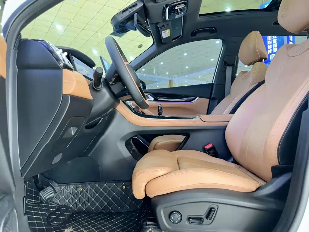 Geely Boyue L — миниатюра 8