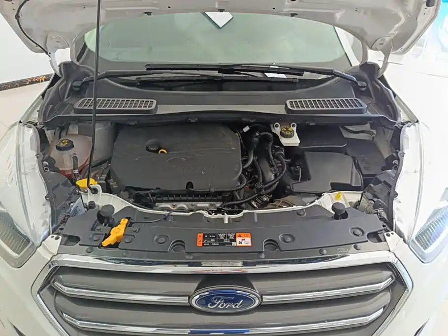 Ford Kuga — миниатюра 10