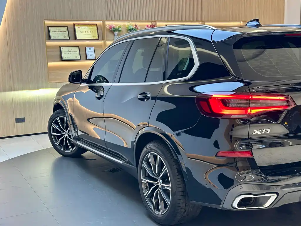 BMW X5 2021 xDrive30i M Sport