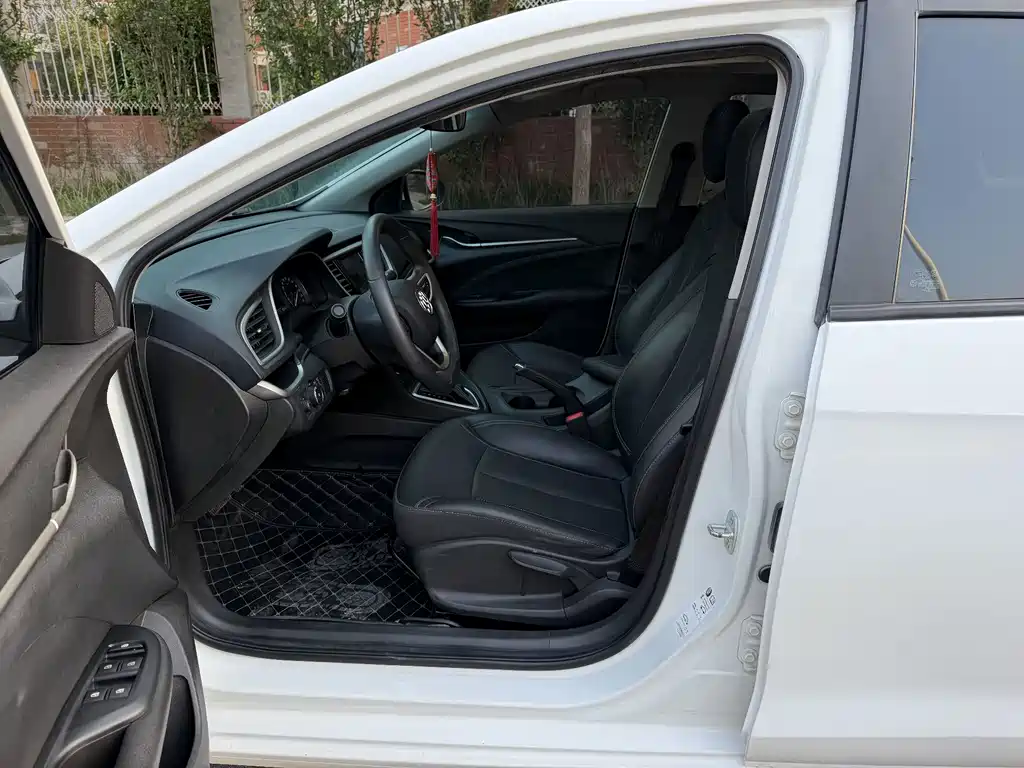 Buick Excelle — миниатюра 8