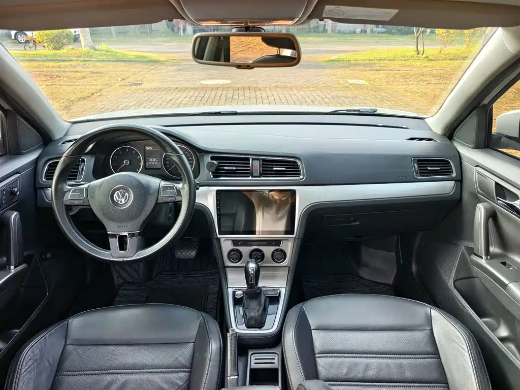 Volkswagen Lavida — миниатюра 5