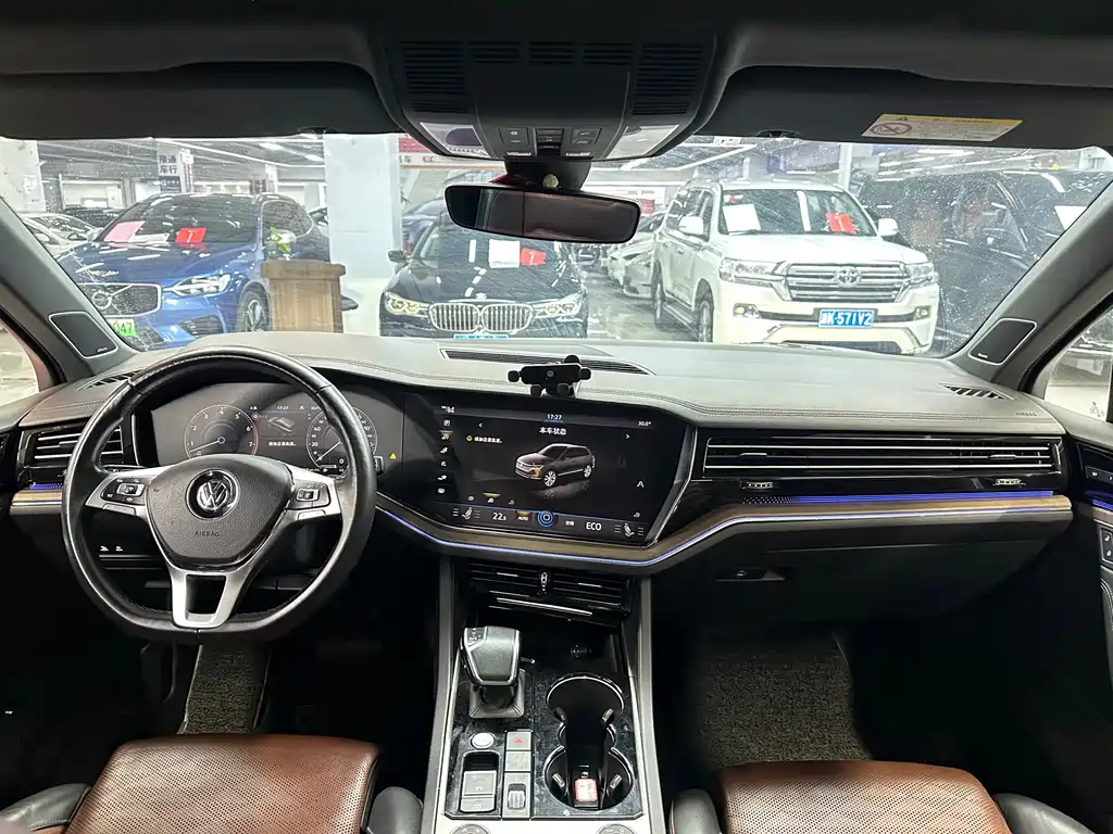 Volkswagen Touareg — миниатюра 10