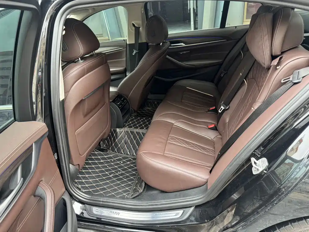 BMW 5 Series New Energy — миниатюра 6