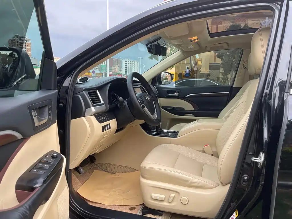Toyota Highlander — миниатюра 9