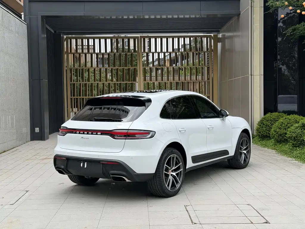 Porsche Macan — миниатюра 5
