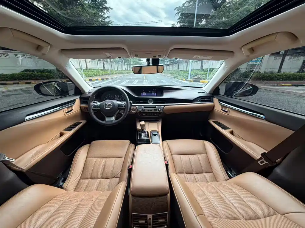 Lexus ES — миниатюра 16