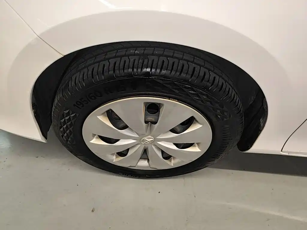 Toyota Yaris L — миниатюра 23