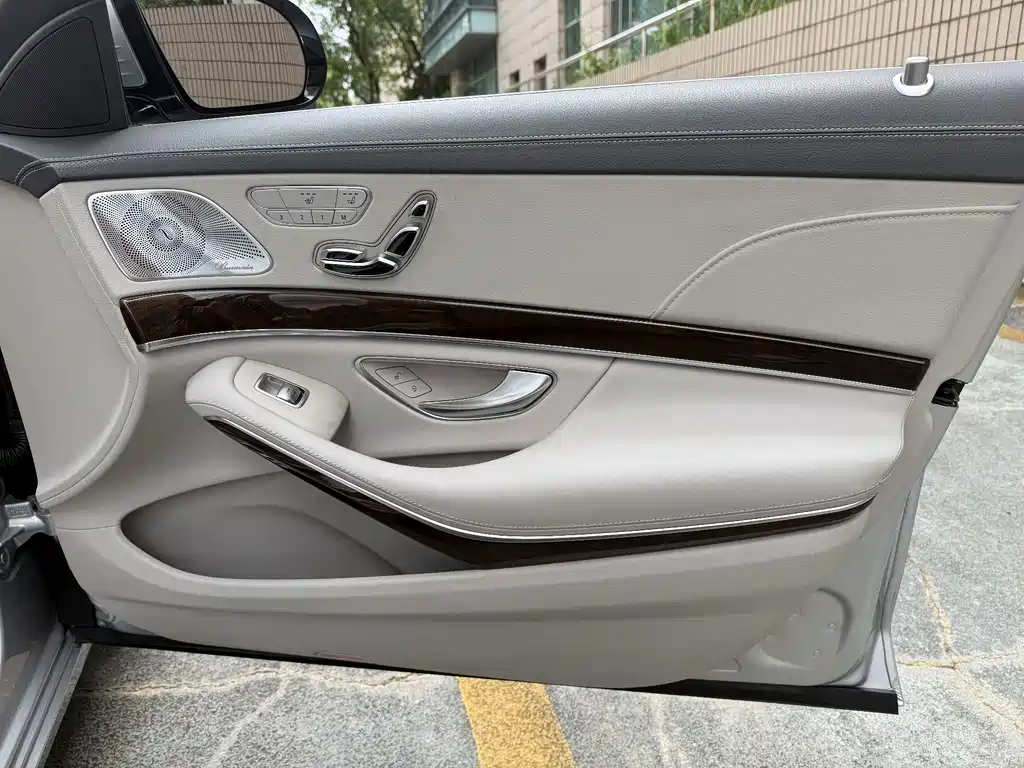 Mercedes-Benz S-Class — миниатюра 14