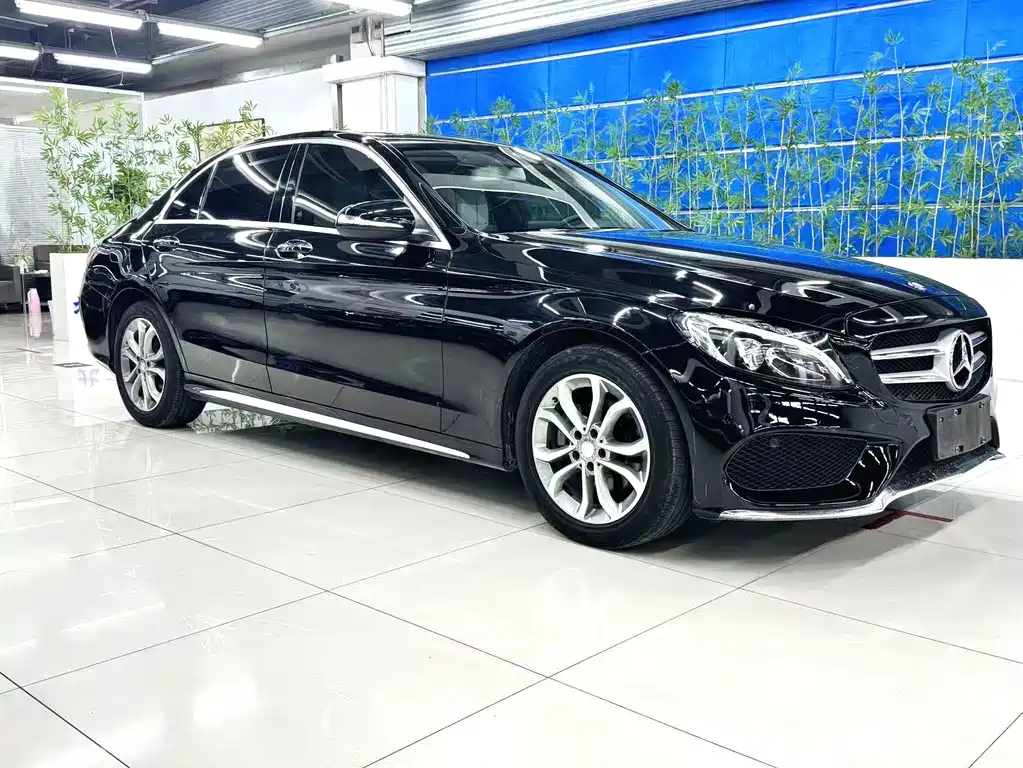 Mercedes-Benz C-Class — миниатюра 3