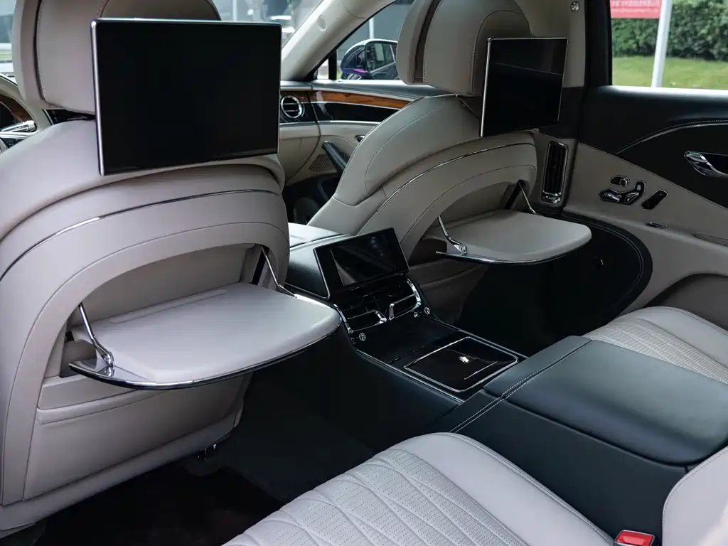 Bentley Flying Spur PHEV — миниатюра 23