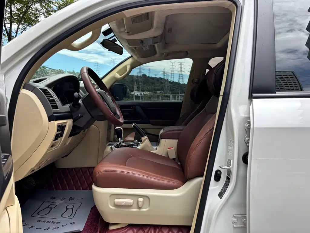 Toyota Land Cruiser — миниатюра 13