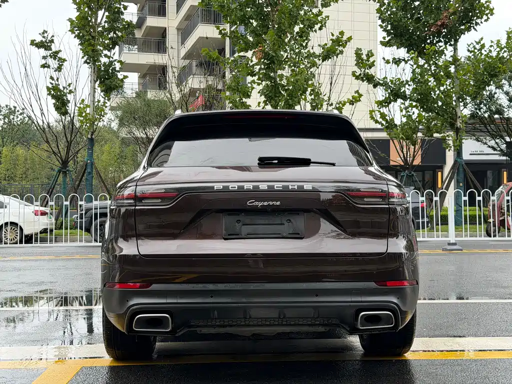 Porsche Cayenne — миниатюра 9