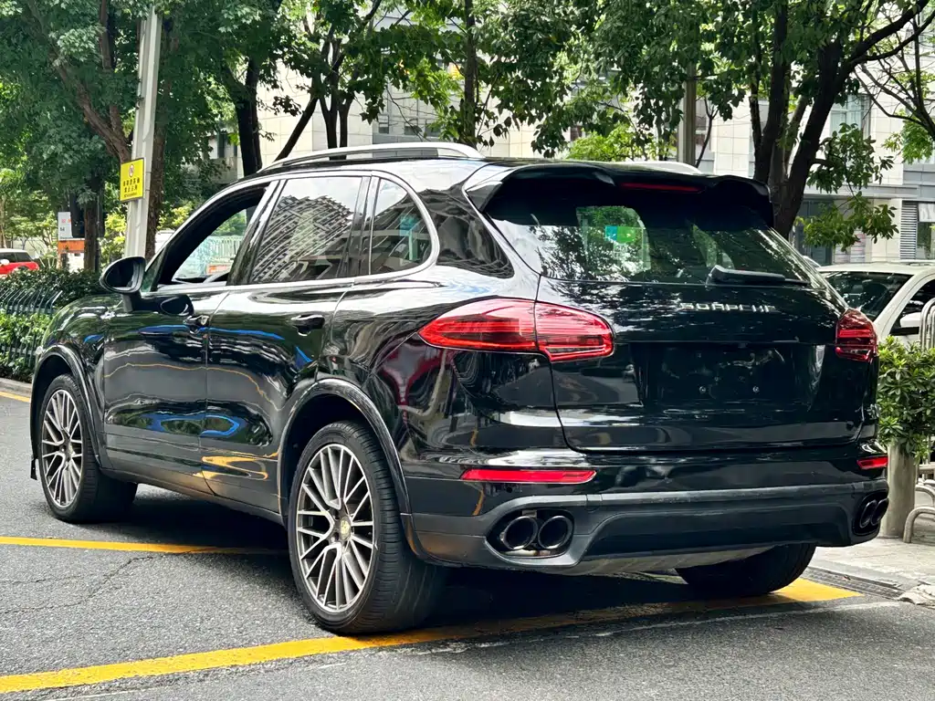 Porsche Cayenne — миниатюра 5