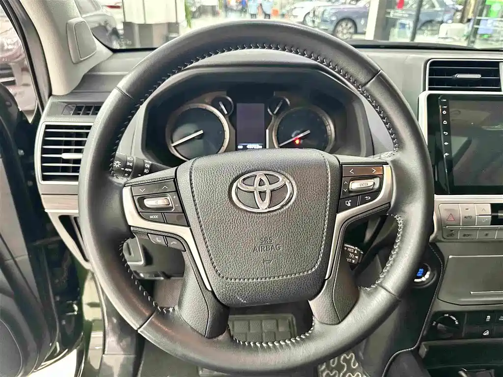 Toyota Prado — миниатюра 7