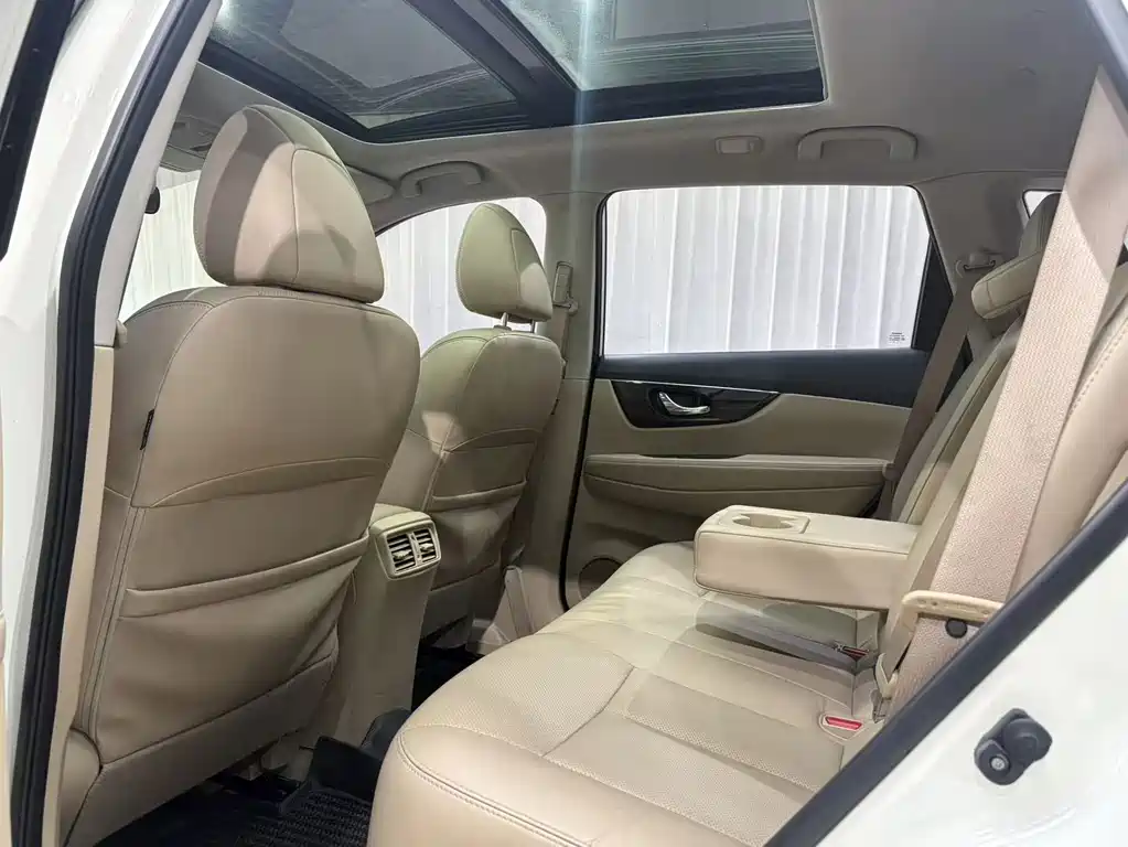 Nissan X-Trail — миниатюра 6