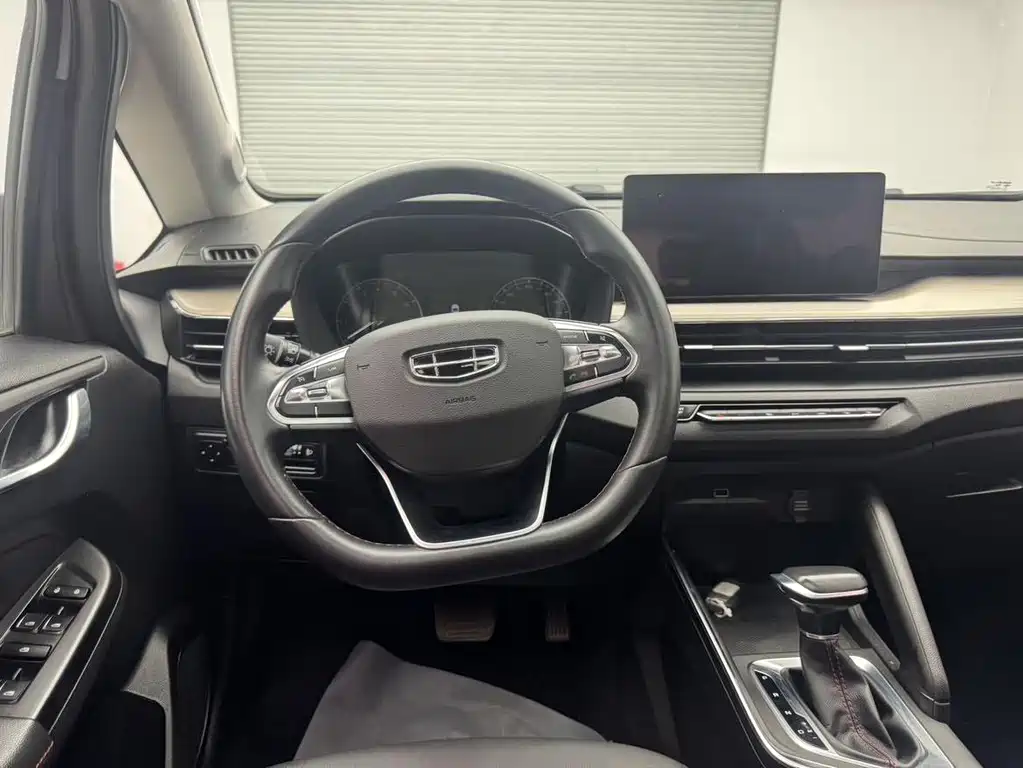 Geely Vision X3 — миниатюра 6