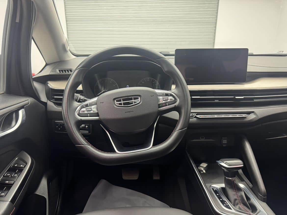 Geely Vision X3 1.5 л 2021 г. Белый, пробег 24000 км