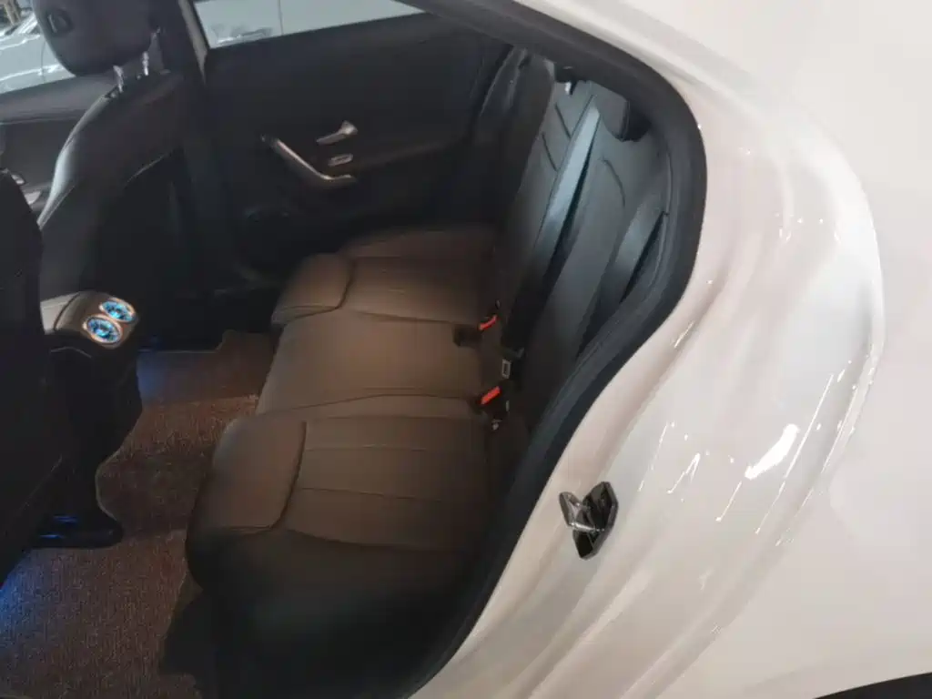 Mercedes-Benz A-Class — миниатюра 17