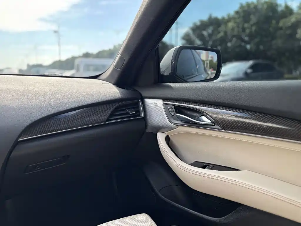 Cadillac CT5 — миниатюра 13