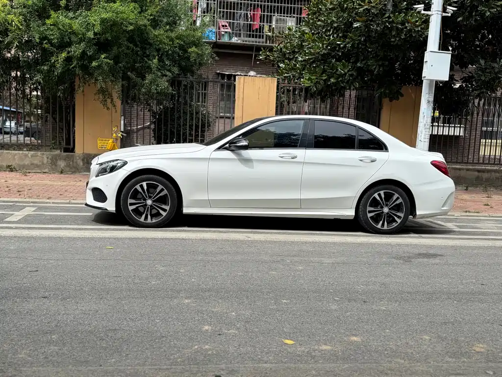 Mercedes-Benz C-Class — миниатюра 4