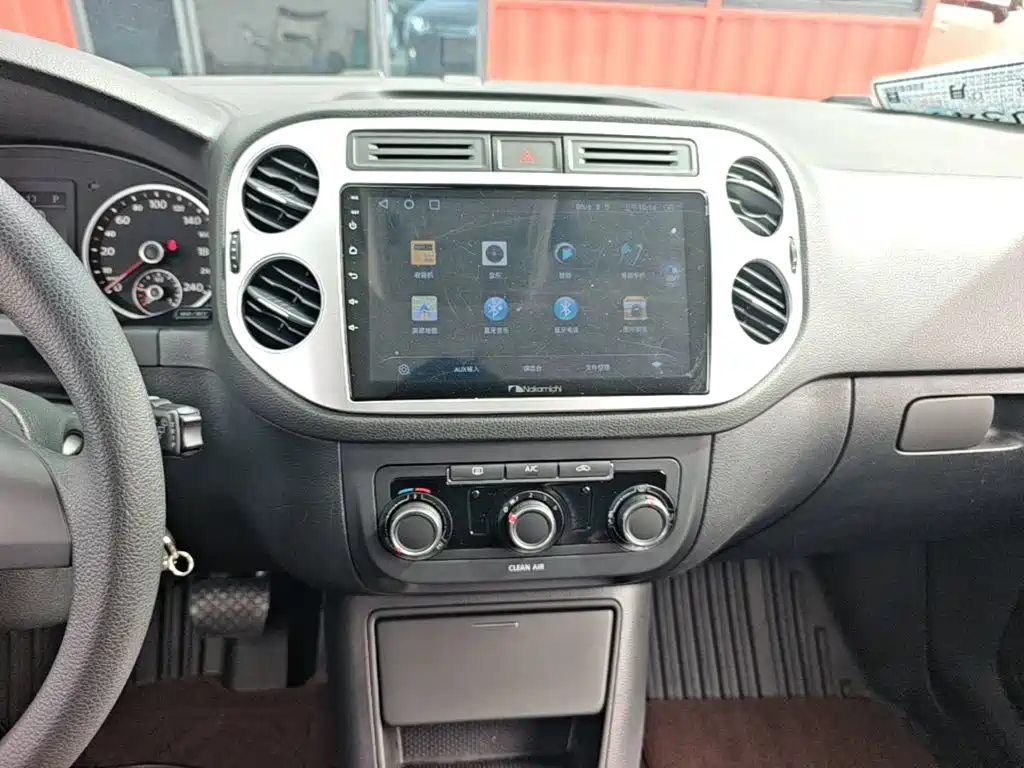Volkswagen Tiguan — миниатюра 13