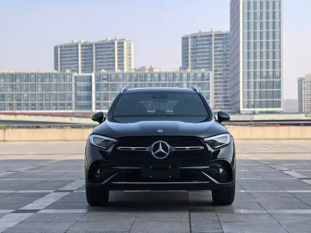 Mercedes-Benz GLC 2023 GLC 260 L 4MATIC Luxury 5 мест