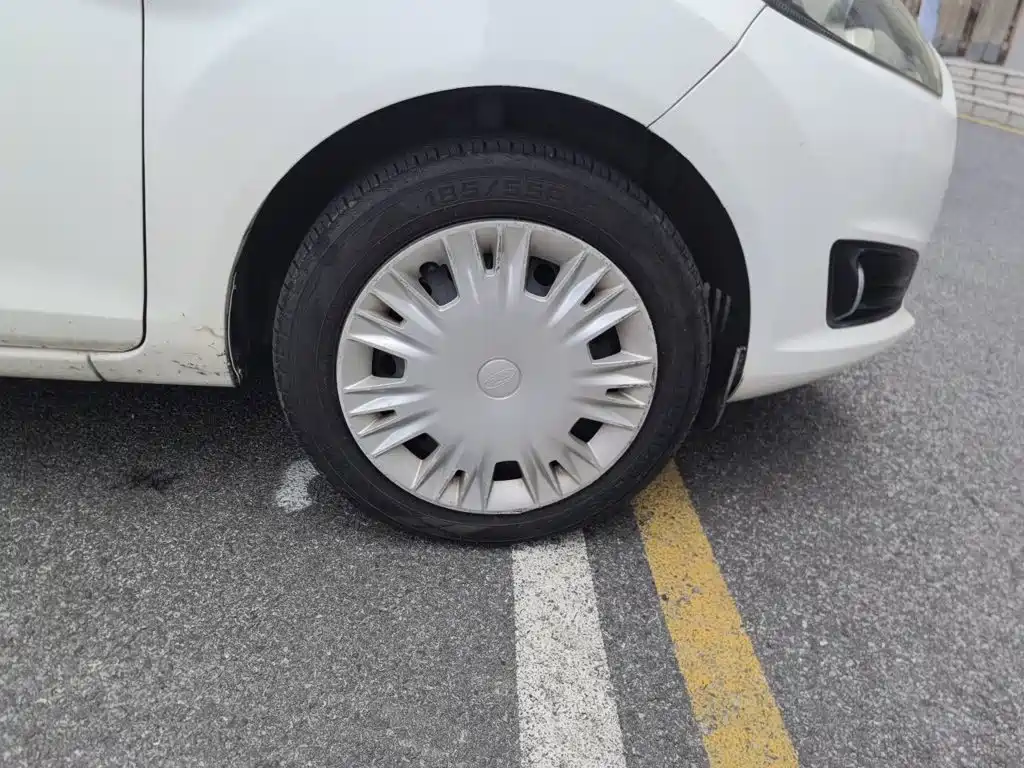 Ford Fiesta — миниатюра 8